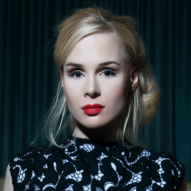 Ariane S. - Gallery image Ariane S. - Gallery image