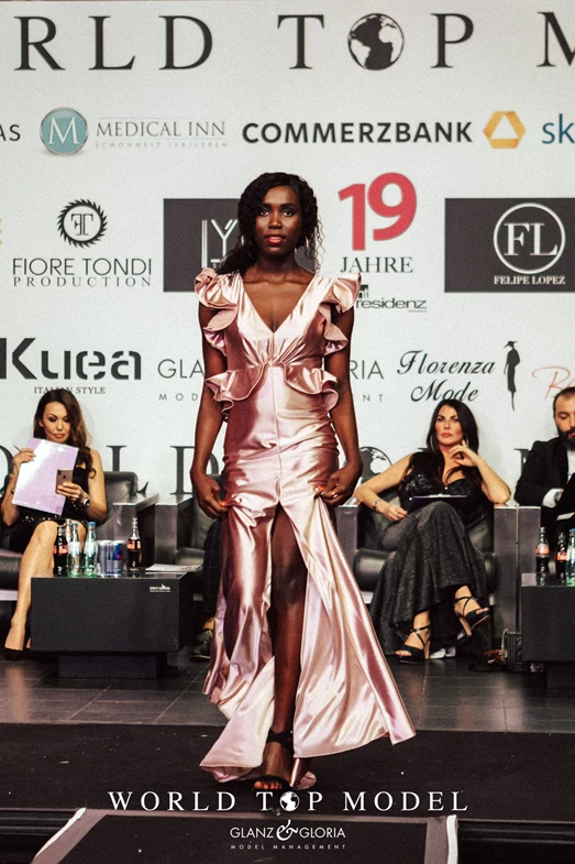 Fabiolle D. - Gallery image Fabiolle D. - Gallery image