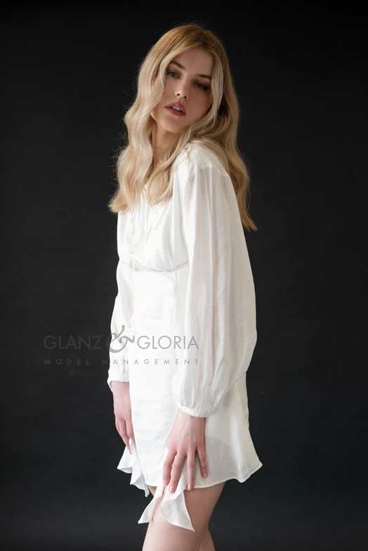 Oksana T. - Düsseldorf - Gallery image Oksana T. - Düsseldorf - Gallery image