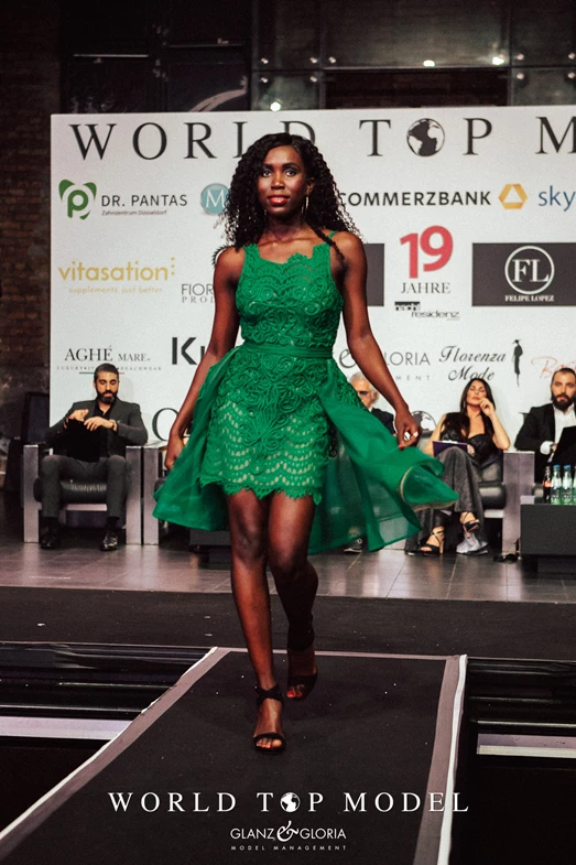 Fabiolle D. - Gallery image Fabiolle D. - Gallery image