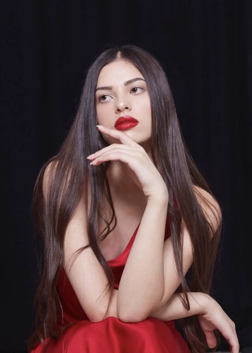 Cristina C - Gallery image Cristina C - Gallery image