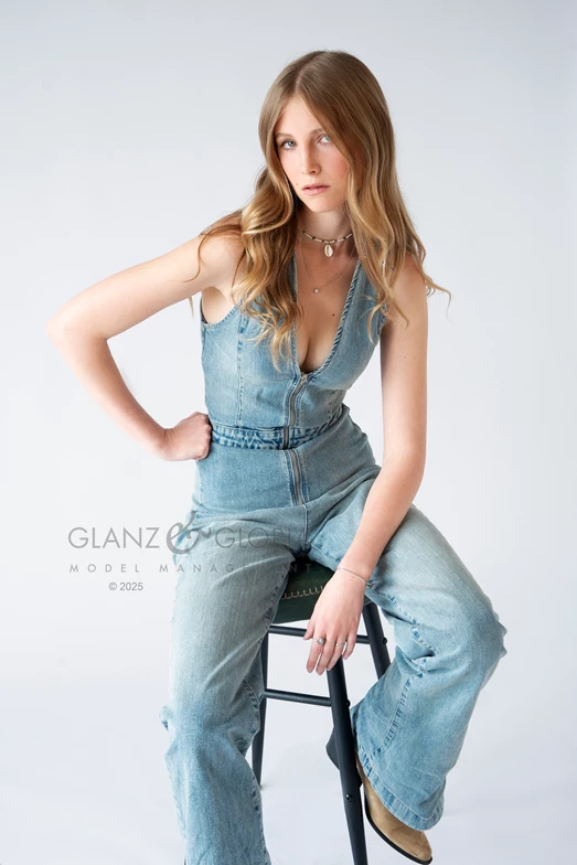 Carolin B. - Gallery image Carolin B. - Gallery image