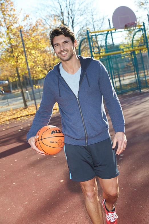 Yannnik A. - Gallery image Yannnik A. - Gallery image