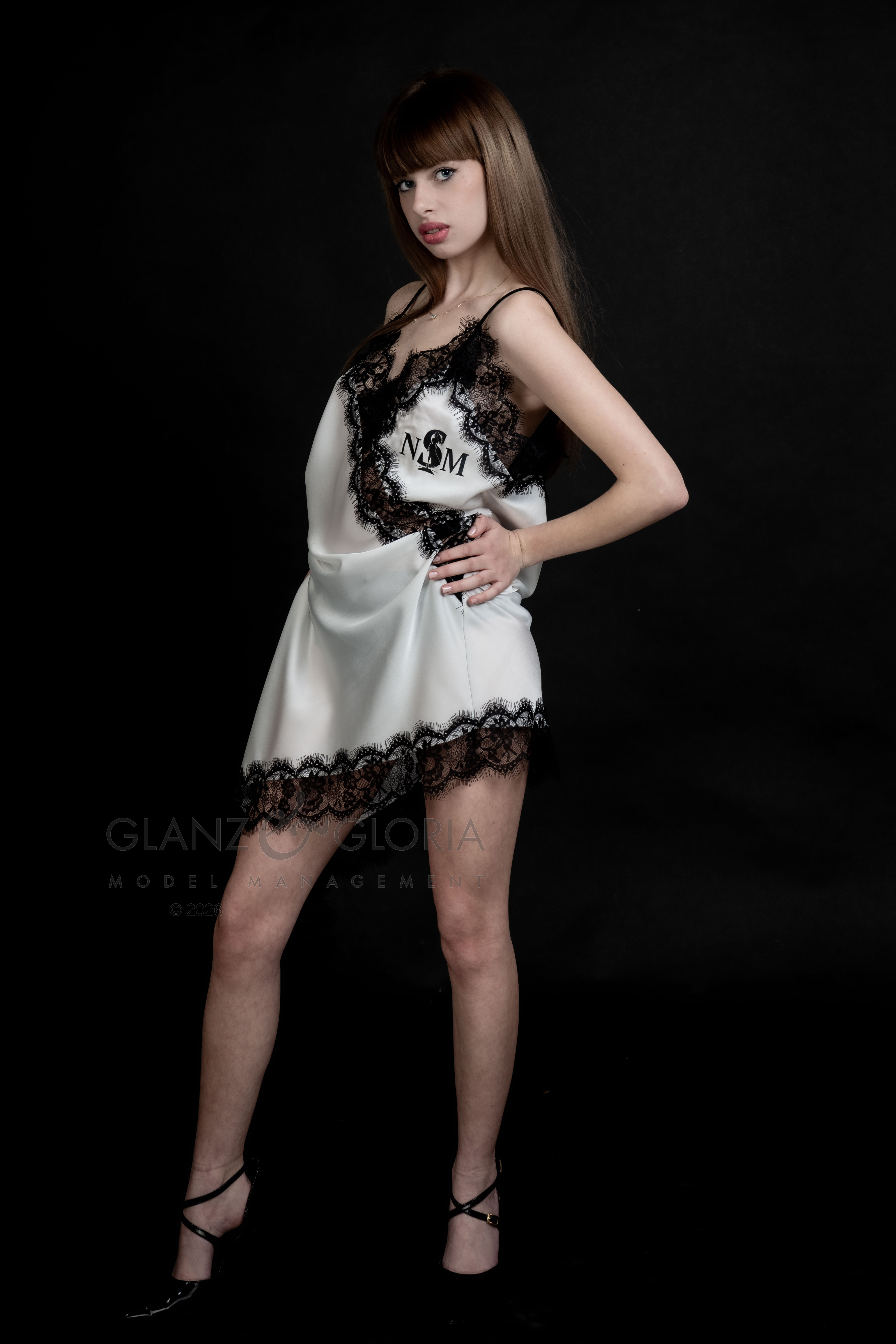 Sara S. - Gallery image Sara S. - Gallery image