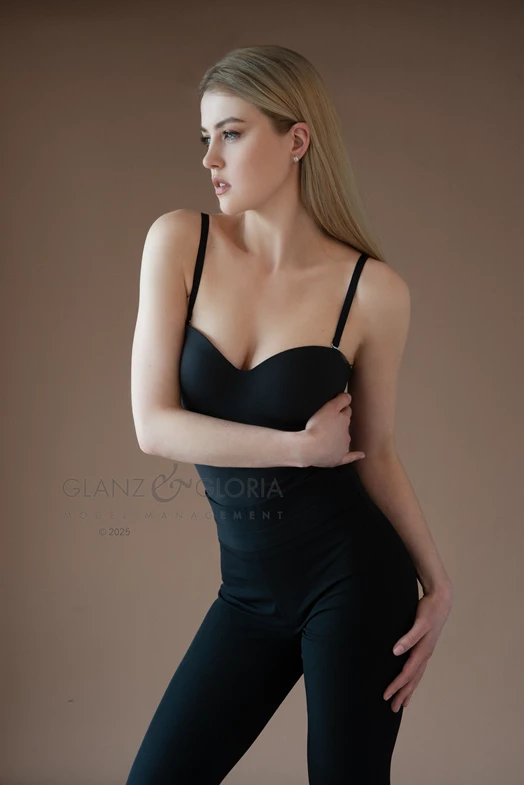 Oksana T. - Düsseldorf - Gallery image Oksana T. - Düsseldorf - Gallery image