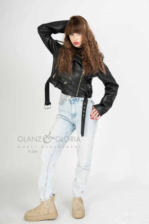 Sara S. - Gallery image Sara S. - Gallery image