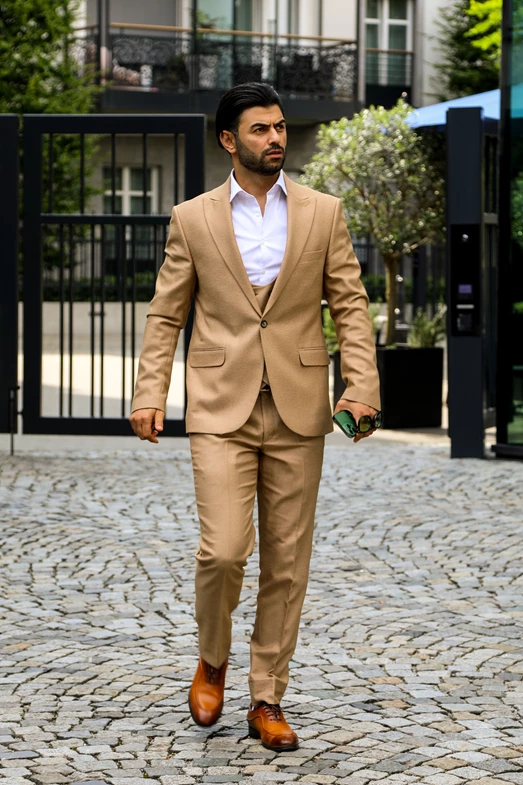 Farzad C. - Gallery image Farzad C. - Gallery image