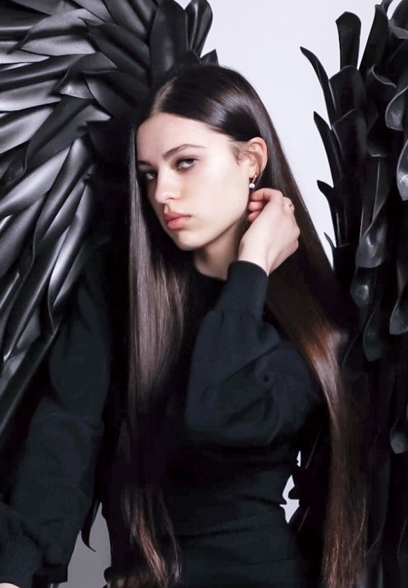 Cristina C - Gallery image Cristina C - Gallery image