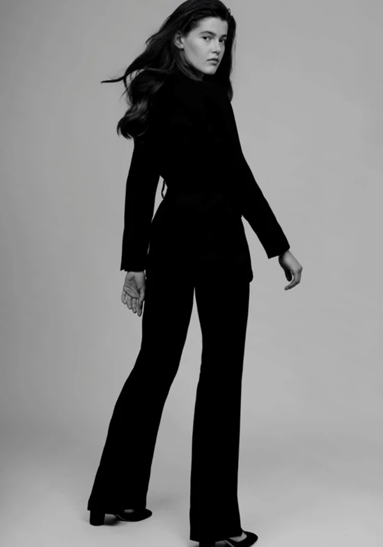 Paula V. - Gallery image Paula V. - Gallery image