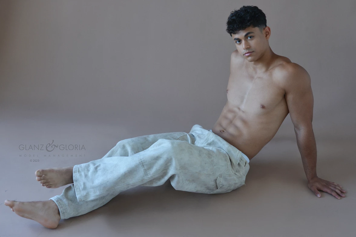 Ilias Z. - Gallery image Ilias Z. - Gallery image