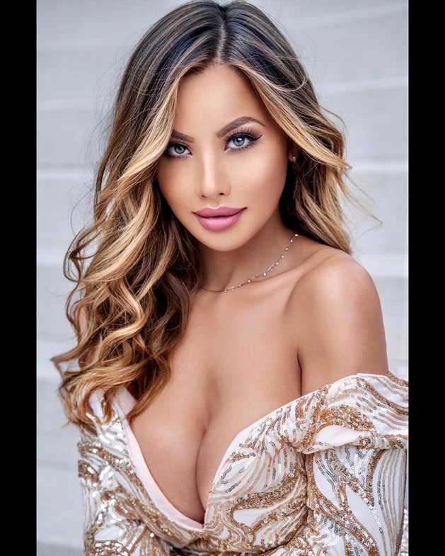 Lilly L. - Gallery image Lilly L. - Gallery image