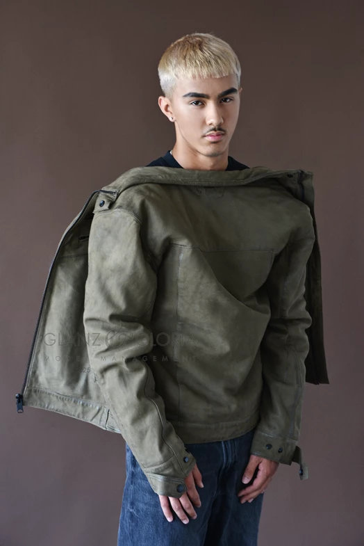 Younes C. - Gallery image Younes C. - Gallery image