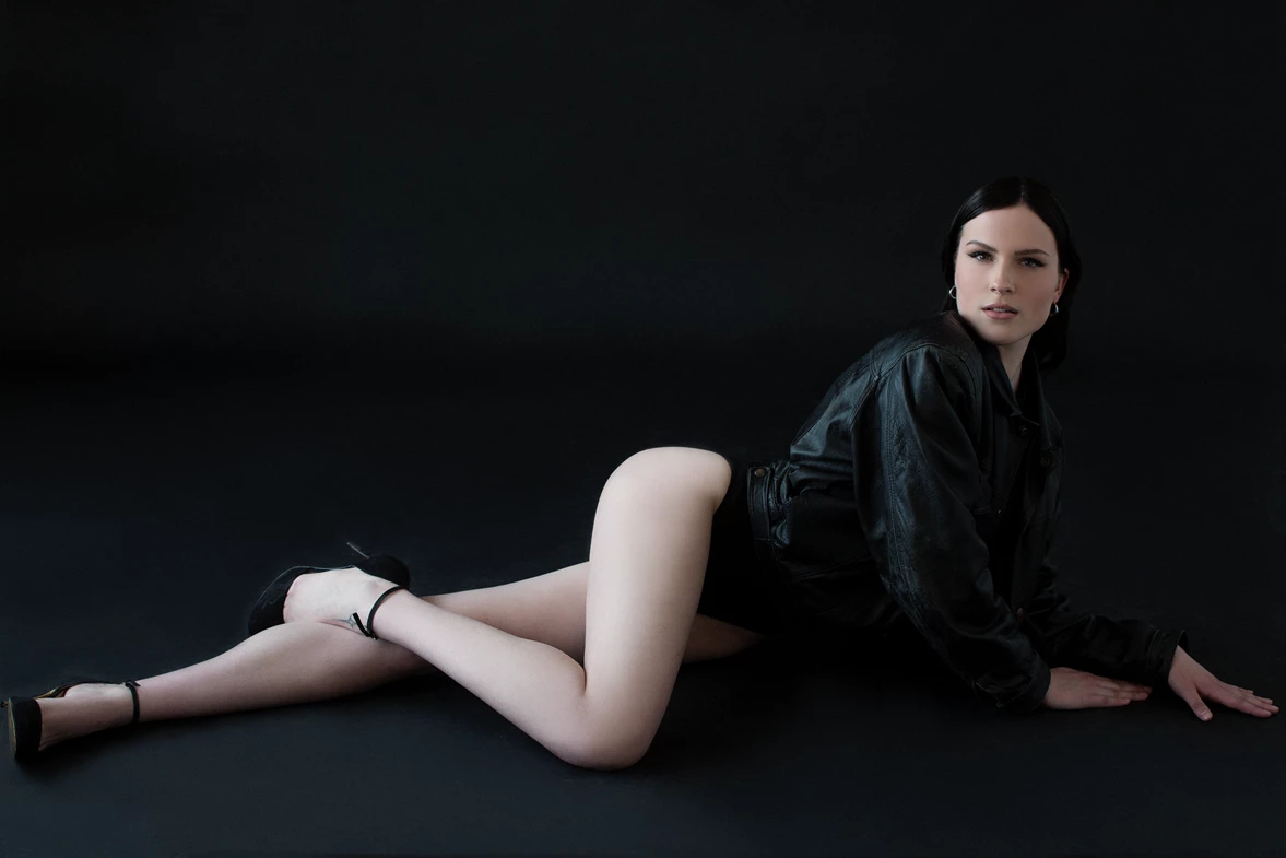 Lena T. - Gallery image Lena T. - Gallery image