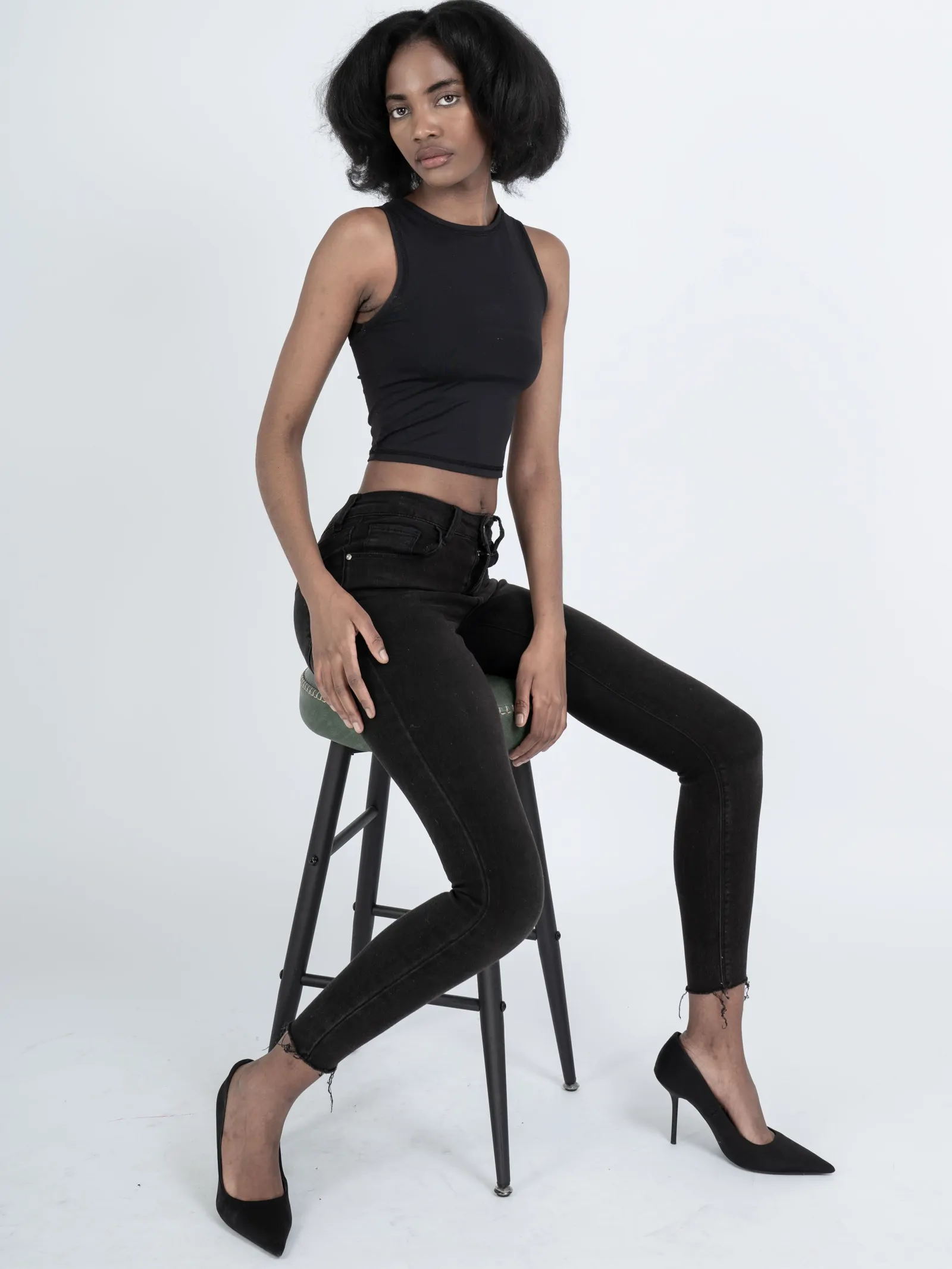 Esther Nghikwetiwe – lifestyle – full-body shot – Düsseldorf – photo 6 Esther Nghikwetiwe – full-body shot – lifestyle model – Düsseldorf – photo 6