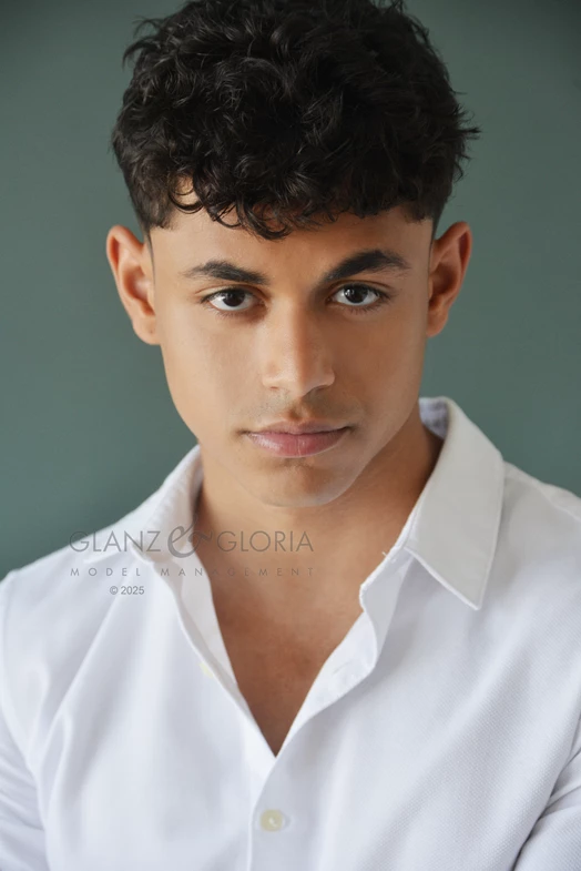 Ilias Z. - Gallery image Ilias Z. - Gallery image